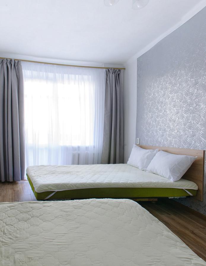 Scandinavian Poltava Apartments With 2 Rooms, 3 Beds 1 Sofa Exterior photo